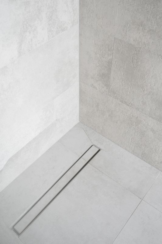 Linear Drain and Large Tiles